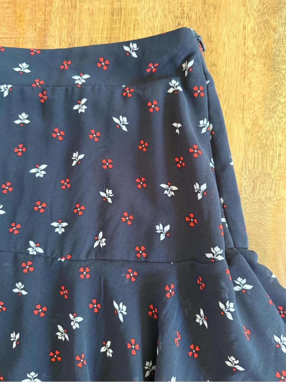 H&M Floral Asymmetrical Ruffle Midi Skirt Size Red White Blue Back to School - Picture 10 of 14